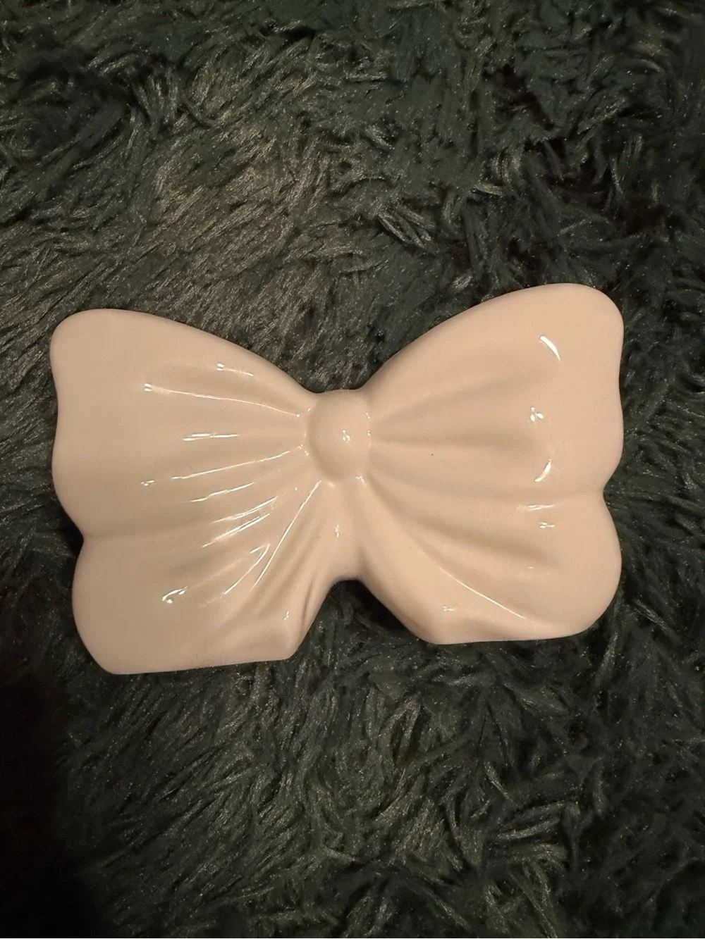 3/$25 ✨ White Ceramic Bow Double Taper Candle Holder
